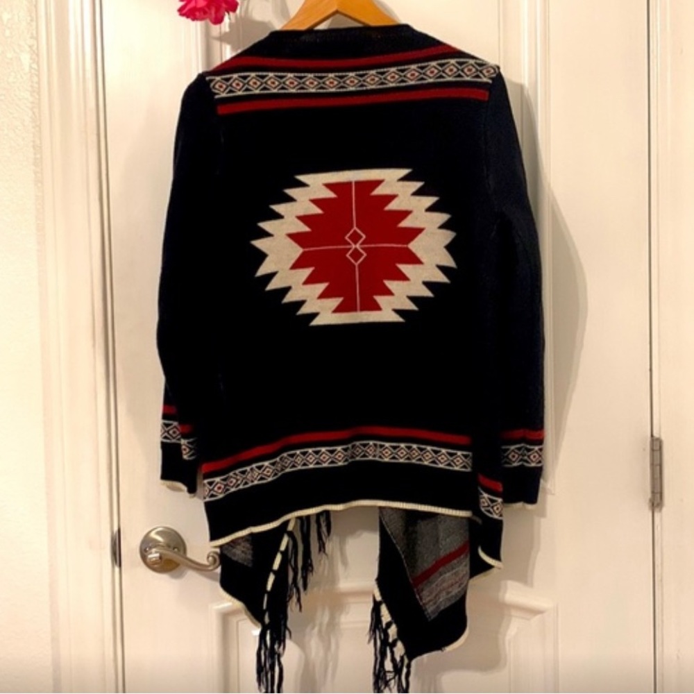 ♥️♥️May & July Open Wrap Sweater with an Aztec Pattern Black/r…